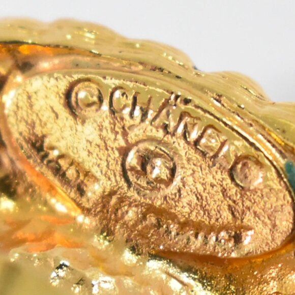 CHANEL Faux Pearl Gold Plated Round Earrings Clip - Picture 9 of 9